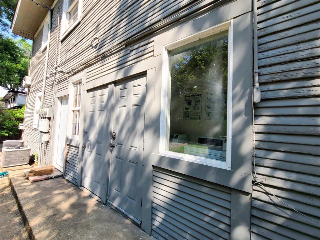 4911 Worth Street, Unit 4 Dallas, TX 75214 - Photo 27 of 28 a view of a entryway of the house