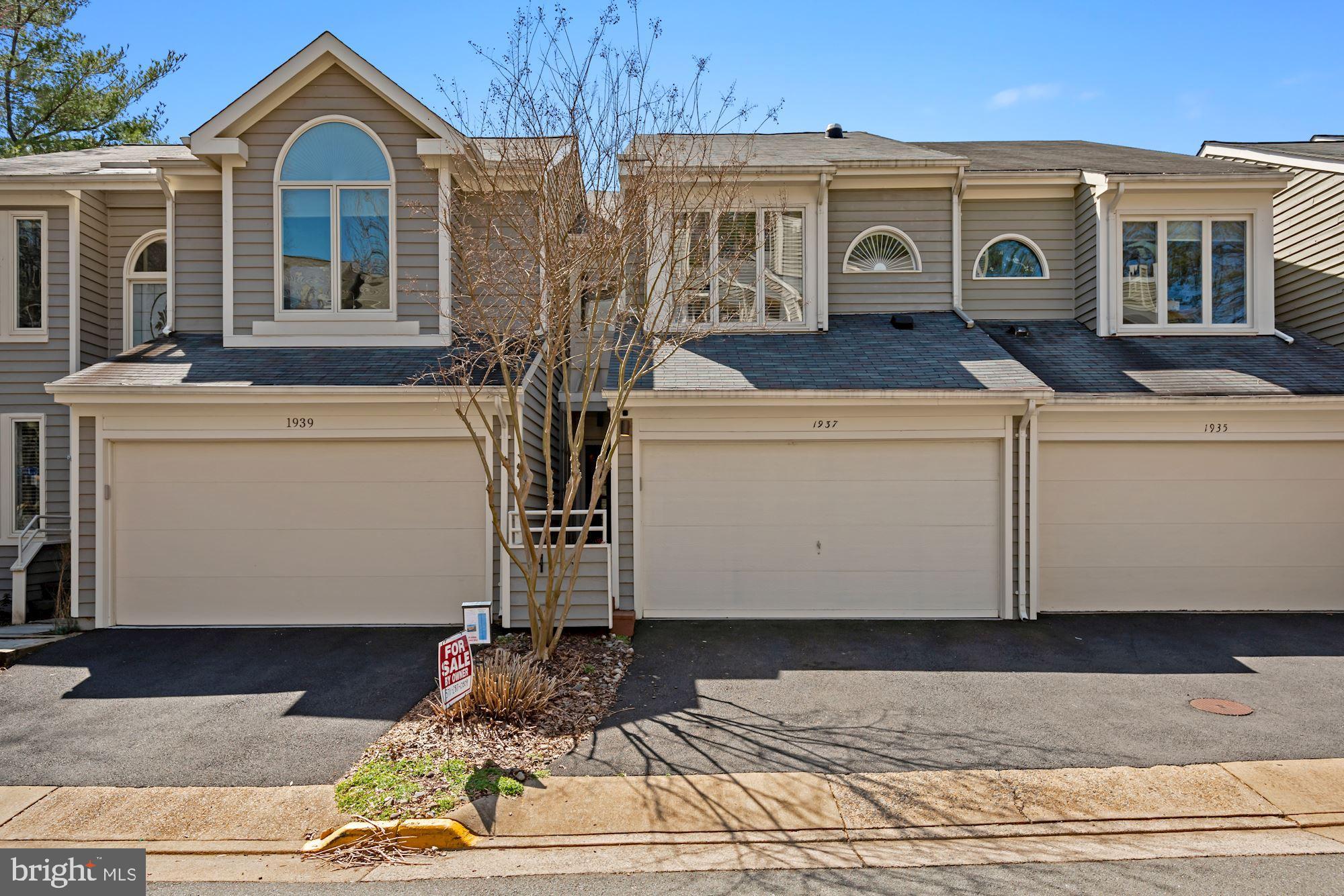 1937 Lakeport Way Reston, VA 20191 - Photo 2 of 37