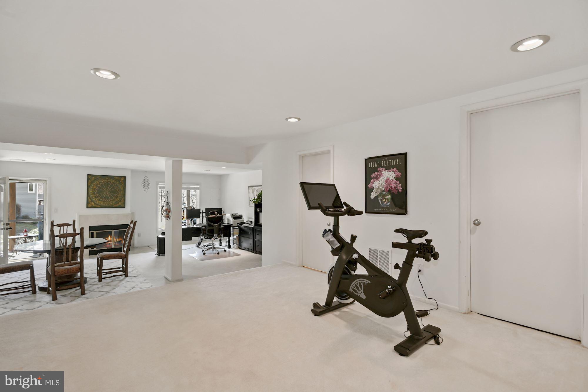 1937 Lakeport Way Reston, VA 20191 - Photo 24 of 37