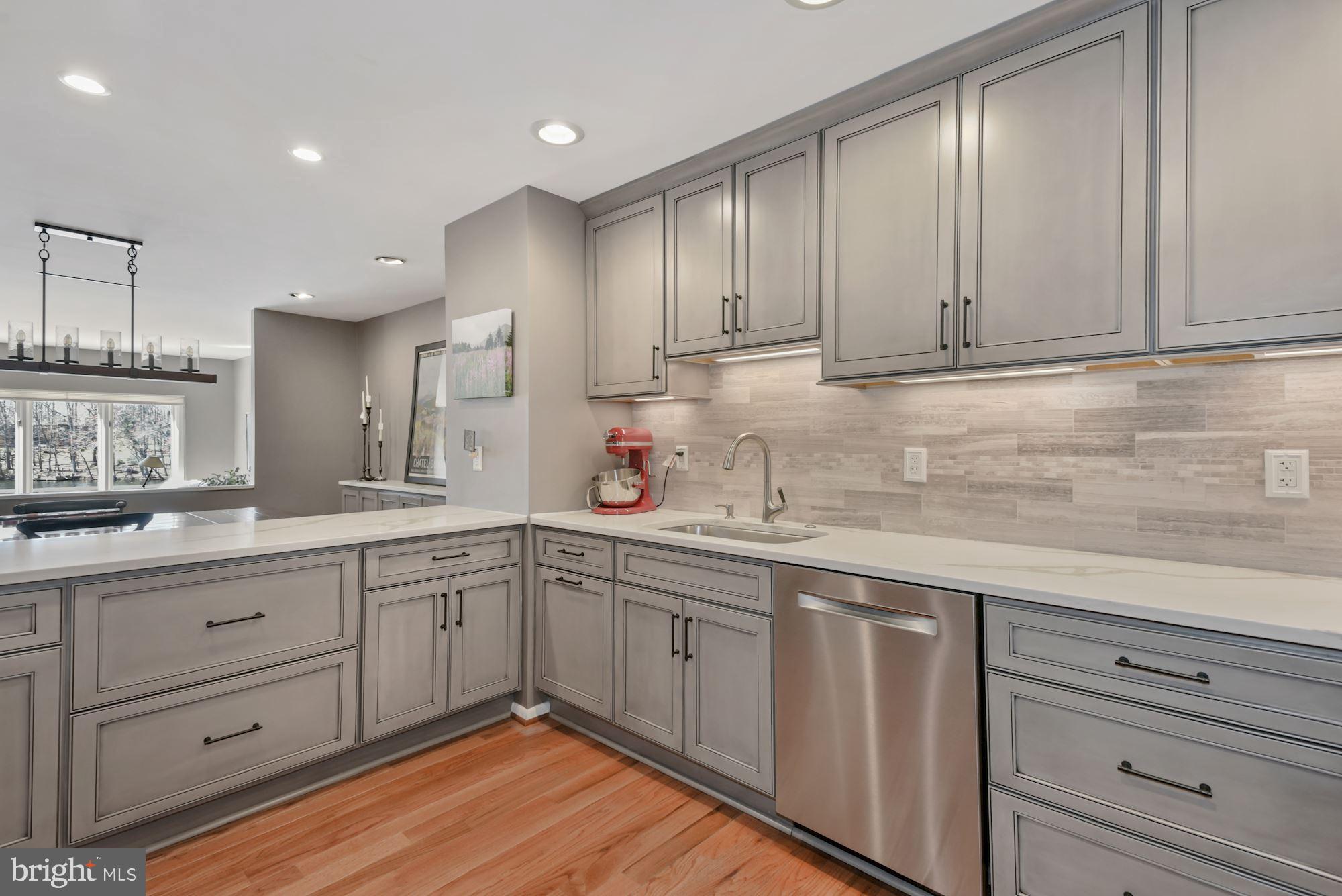 1937 Lakeport Way Reston, VA 20191 - Photo 4 of 37