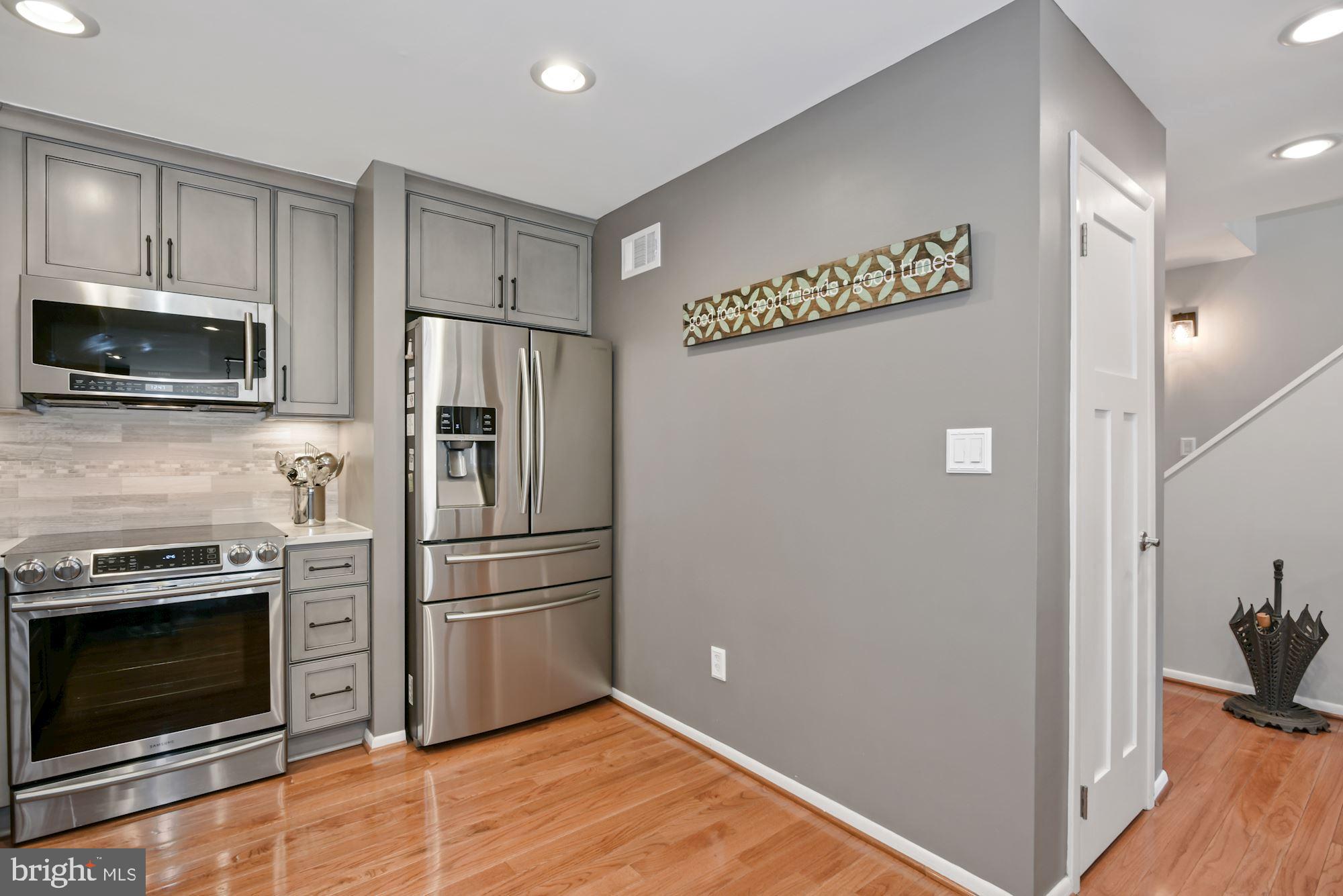 1937 Lakeport Way Reston, VA 20191 - Photo 5 of 37