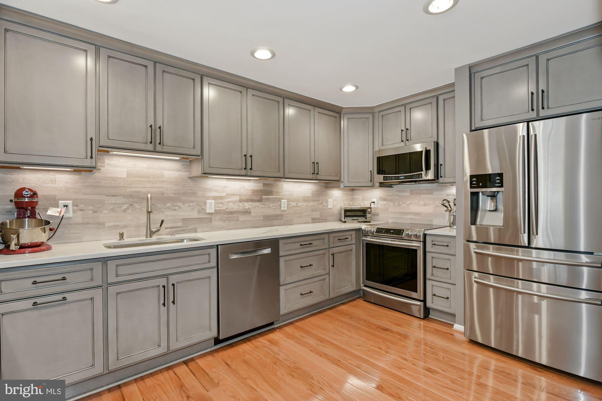 1937 Lakeport Way Reston, VA 20191 - Photo 6 of 37