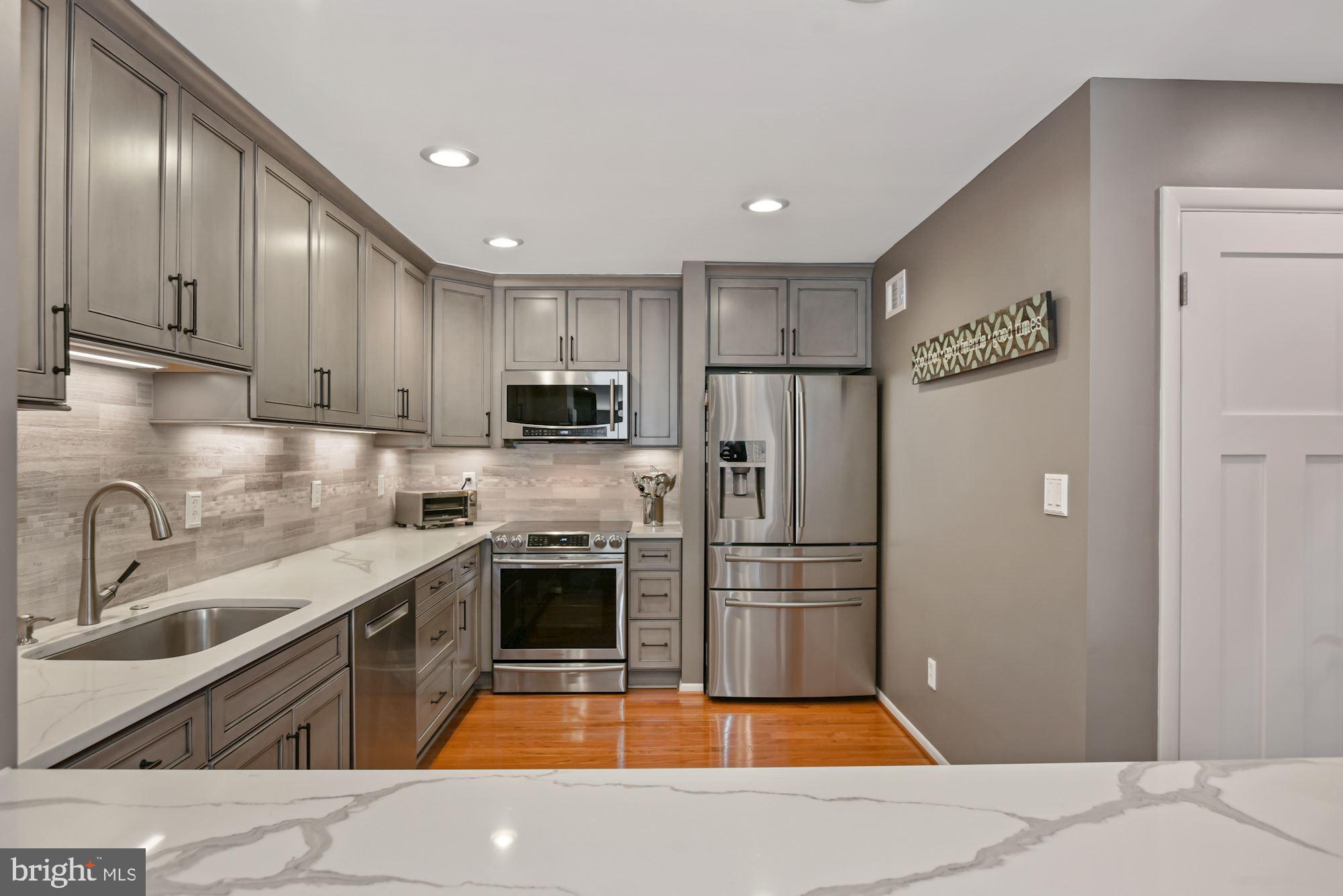 1937 Lakeport Way Reston, VA 20191 - Photo 7 of 37