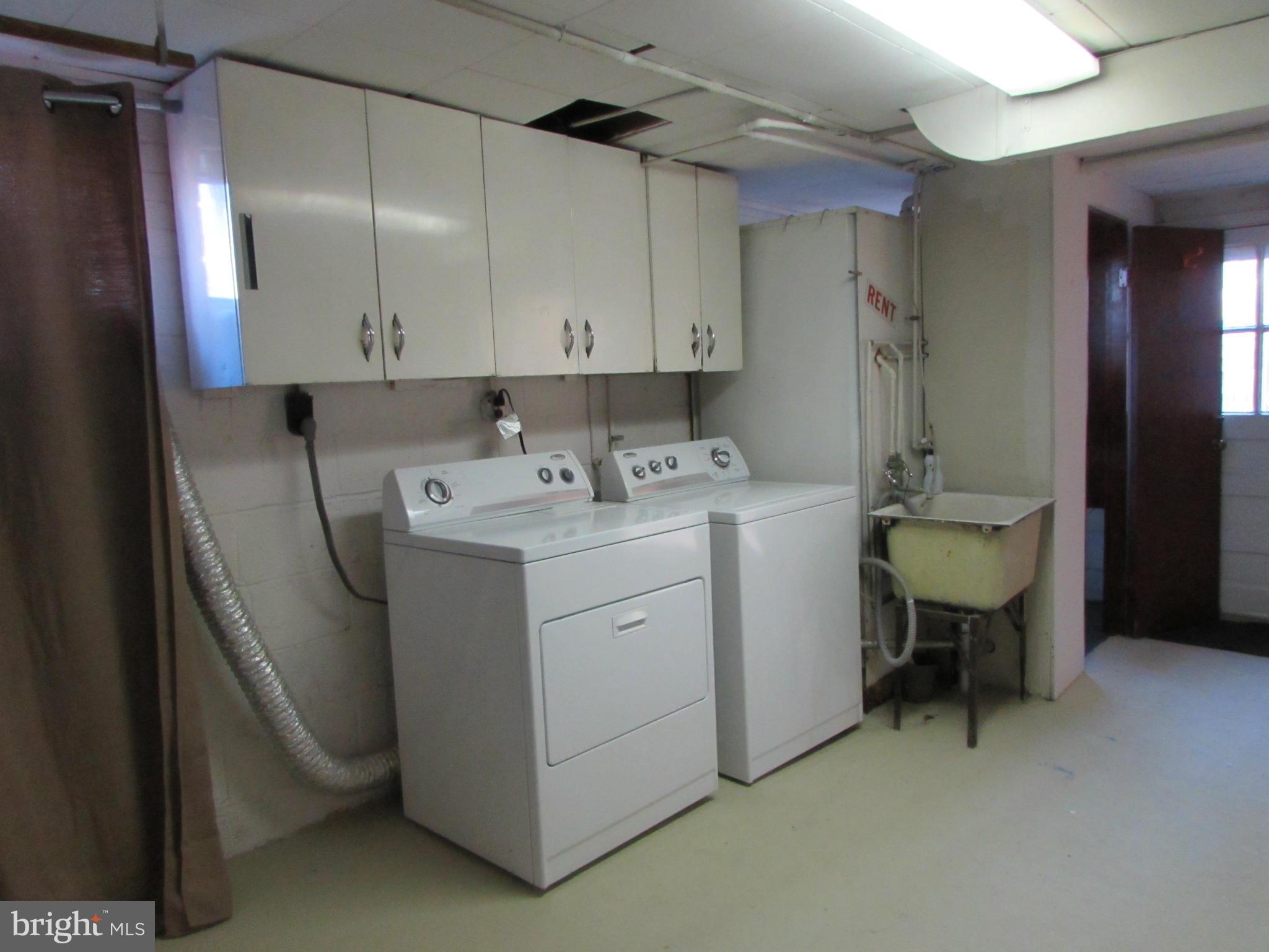 2026 Scroggins Road Alexandria, VA 22302 - Photo 15 of 17 laundry area