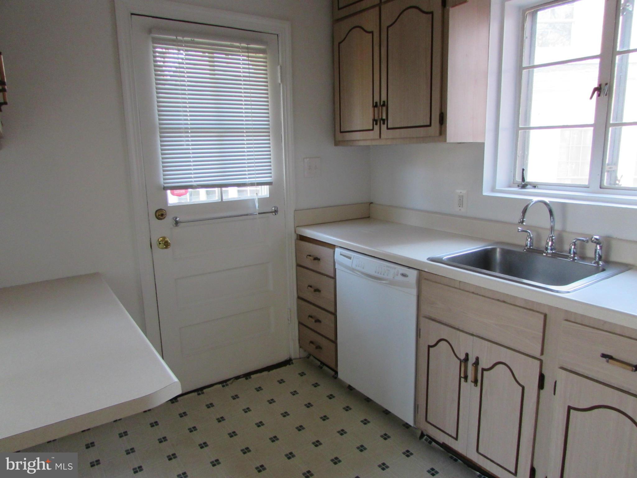 2026 Scroggins Road Alexandria, VA 22302 - Photo 6 of 17 Kitchen