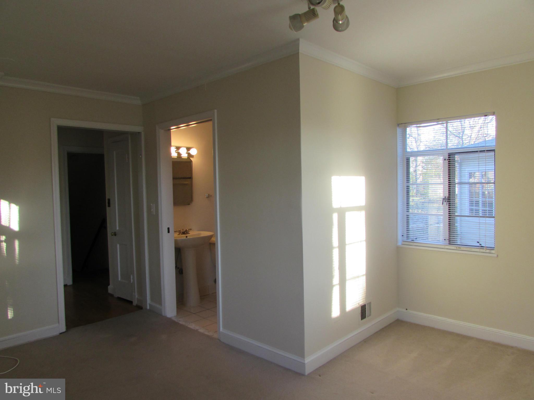 2026 Scroggins Road Alexandria, VA 22302 - Photo 9 of 17 den/family room