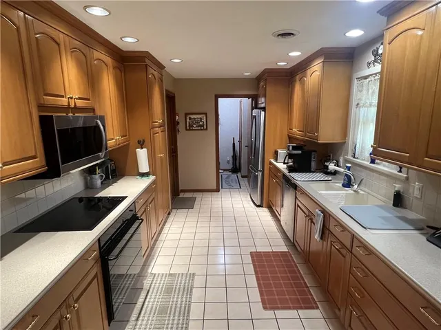 $169,500 | 219 McAtee Road, Iola, KS 66749