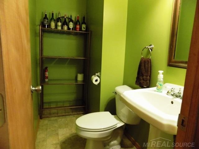 13254 Torrey Road Fenton, MI 48430 - Photo 8 of 37 Gallery Image 8