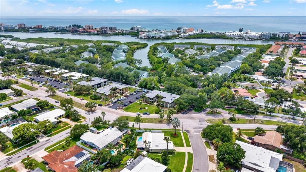 14560 Passage Way Seminole, FL 33776 - Photo 4 of 59