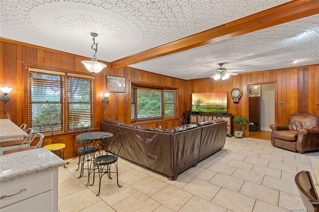 1052 Curve View Road Lincolnton, NC 28092 - Photo 11 of 34 Gallery Image 11