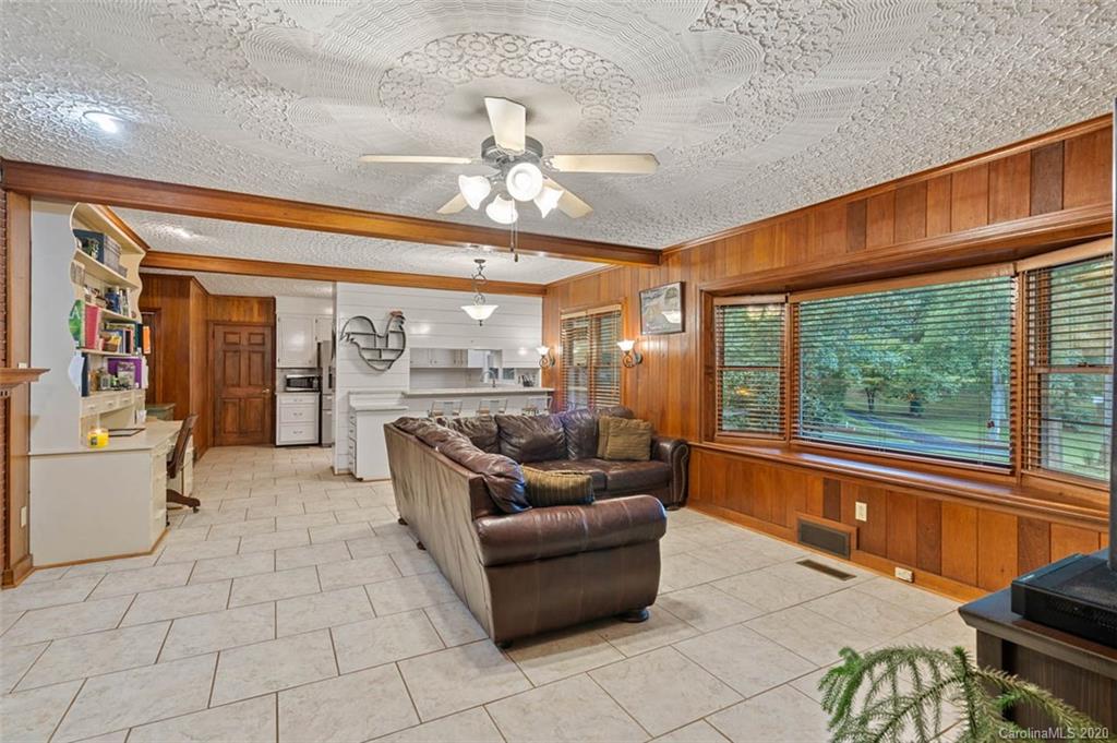 1052 Curve View Road Lincolnton, NC 28092 - Photo 12 of 34 Gallery Image 12