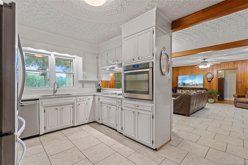 1052 Curve View Road Lincolnton, NC 28092 - Photo 14 of 34 Gallery Image 14