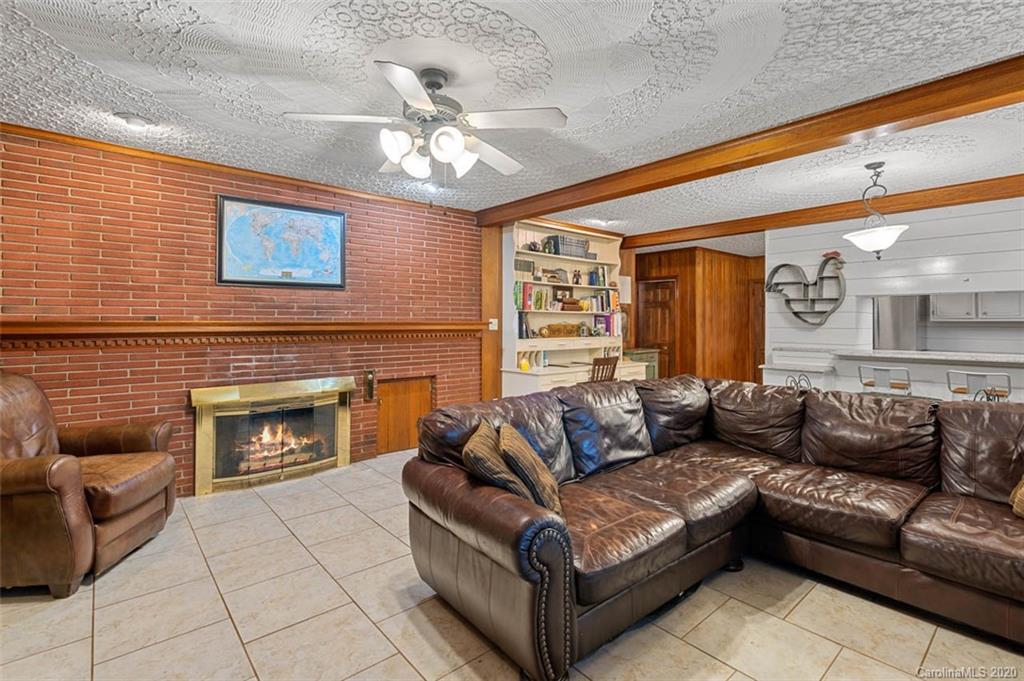 1052 Curve View Road Lincolnton, NC 28092 - Photo 9 of 34 Gallery Image 9