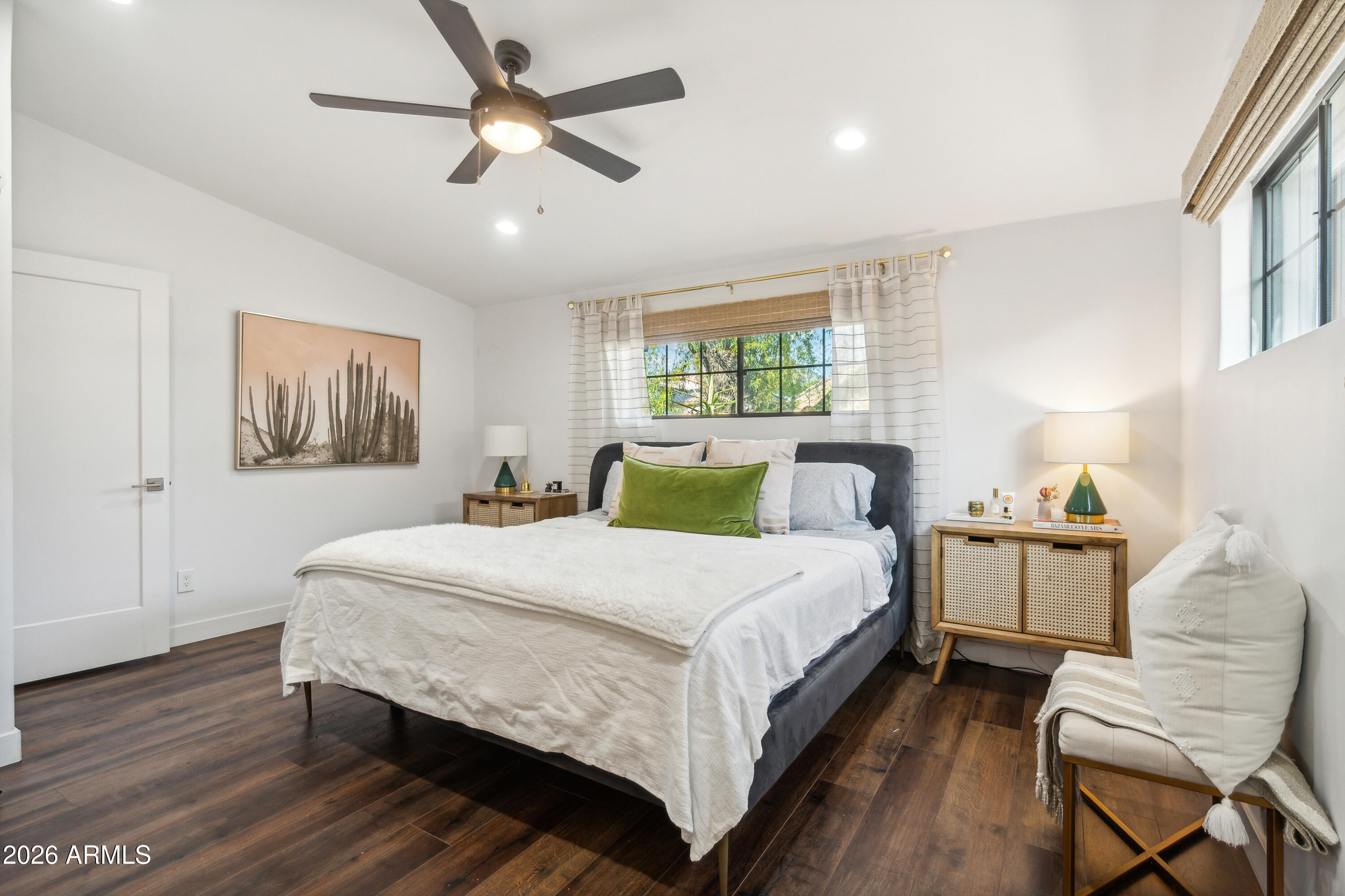 6750 North 13th Street Phoenix, AZ 85014 - Photo 12 of 27 Primary Bedroom