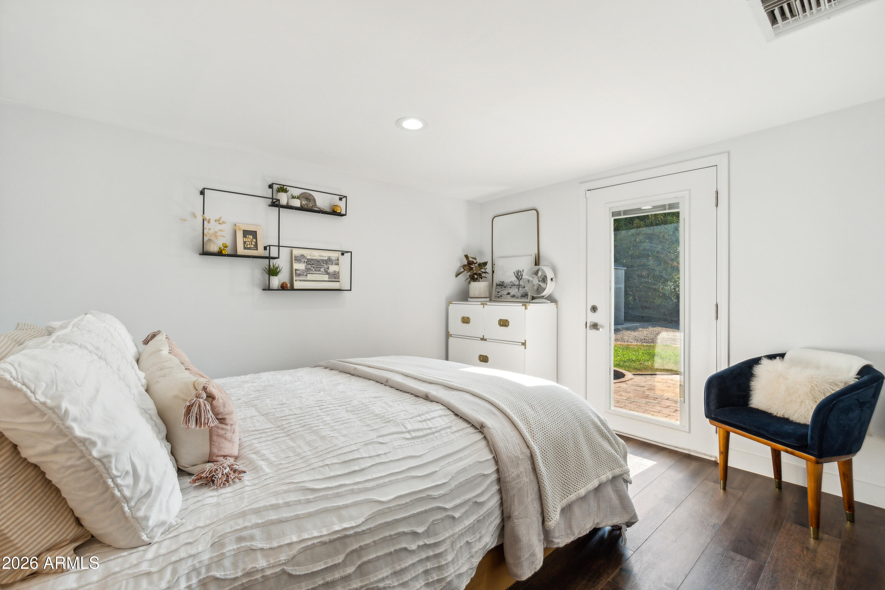 6750 North 13th Street Phoenix, AZ 85014 - Photo 19 of 27 Guest Bedroom with outside access