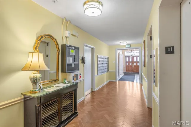 $169,000 | 900 South Hanley Road, Unit 11B, Clayton, MO 63105