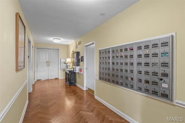 $169,000 | 900 South Hanley Road, Unit 11B, Clayton, MO 63105