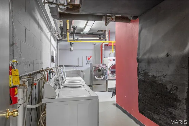 $169,000 | 900 South Hanley Road, Unit 11B, Clayton, MO 63105