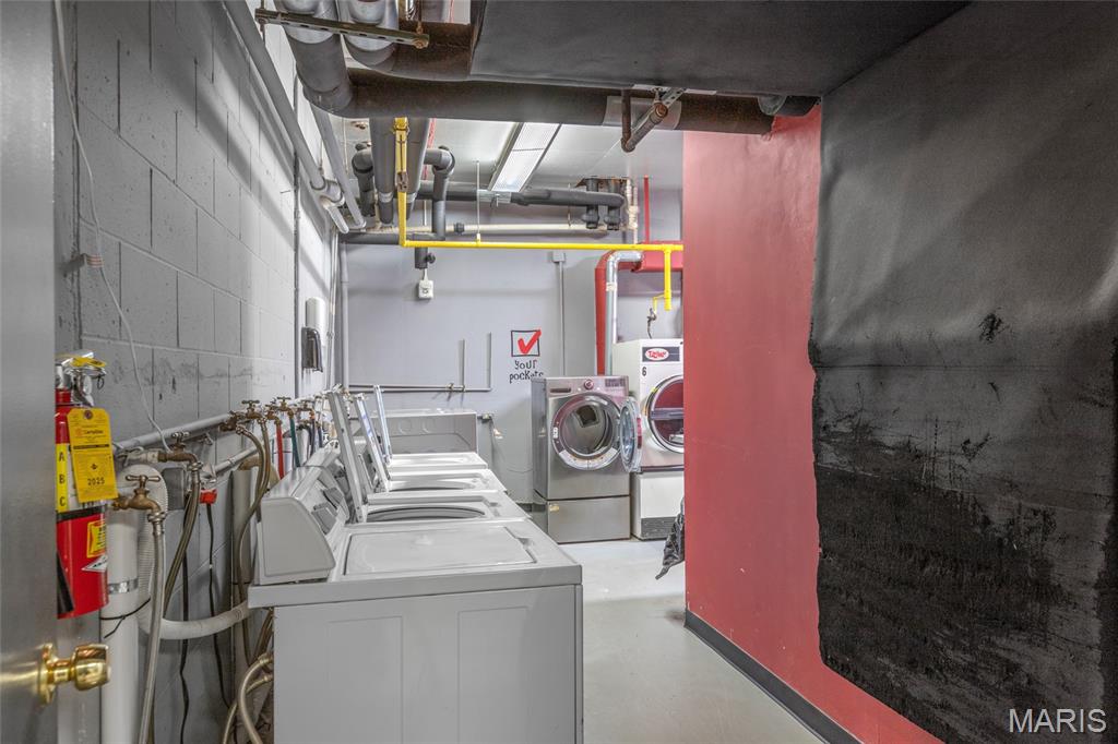 900 South Hanley Road, Unit 11B Clayton, MO 63105 - Photo 25 of 31