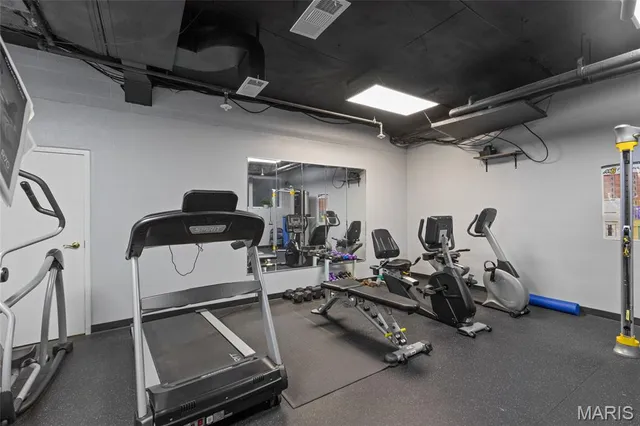 $169,000 | 900 South Hanley Road, Unit 11B, Clayton, MO 63105