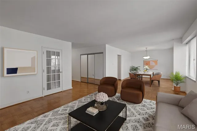 $169,000 | 900 South Hanley Road, Unit 11B, Clayton, MO 63105