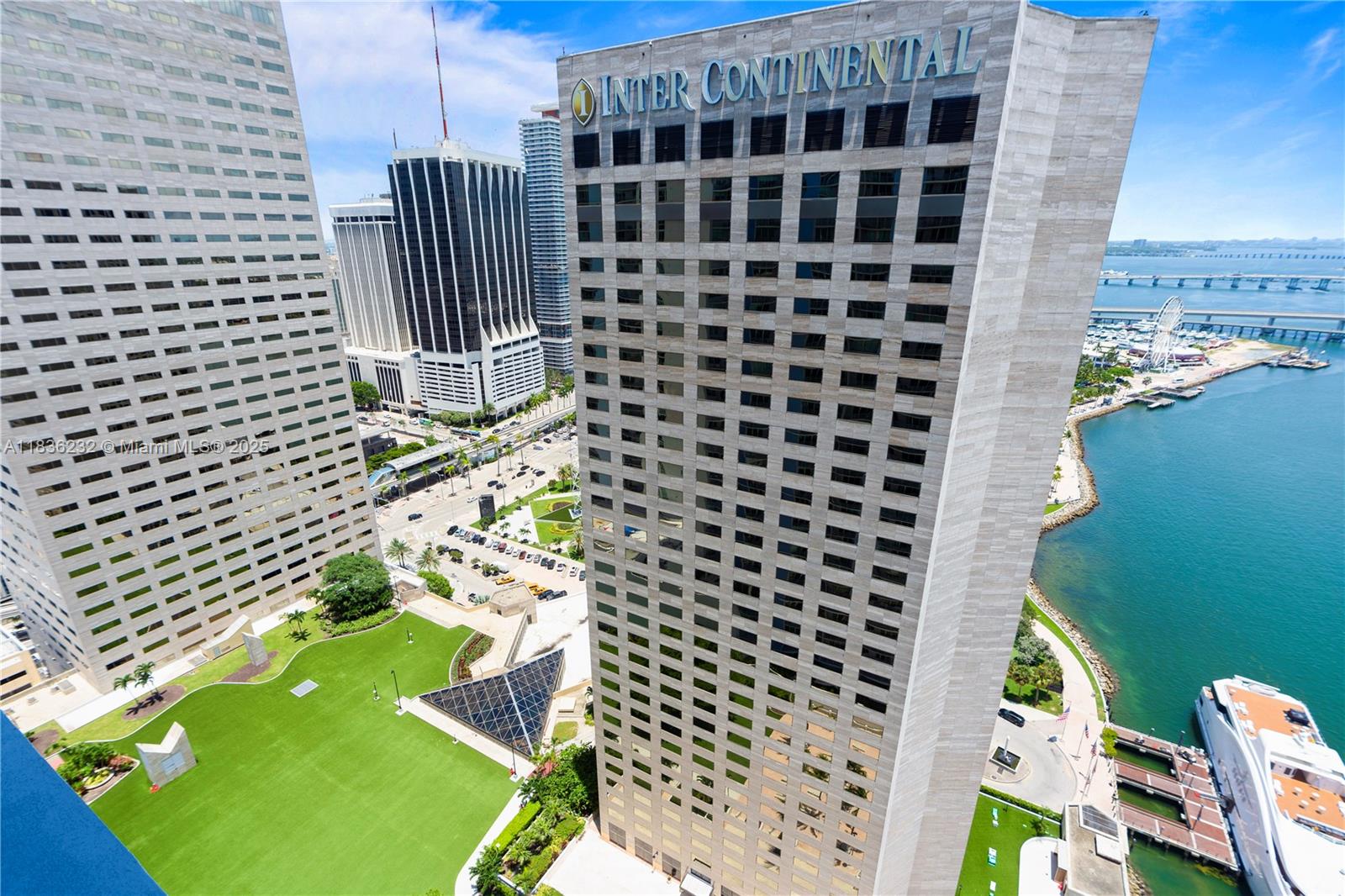 335 South Biscayne Boulevard, Unit 3410 Miami, FL 33131 - Photo 6 of 51 a view of a backyard