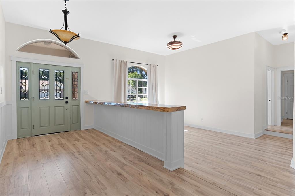 512 Caulder Park Road Seffner, FL 33584 - Photo 4 of 53