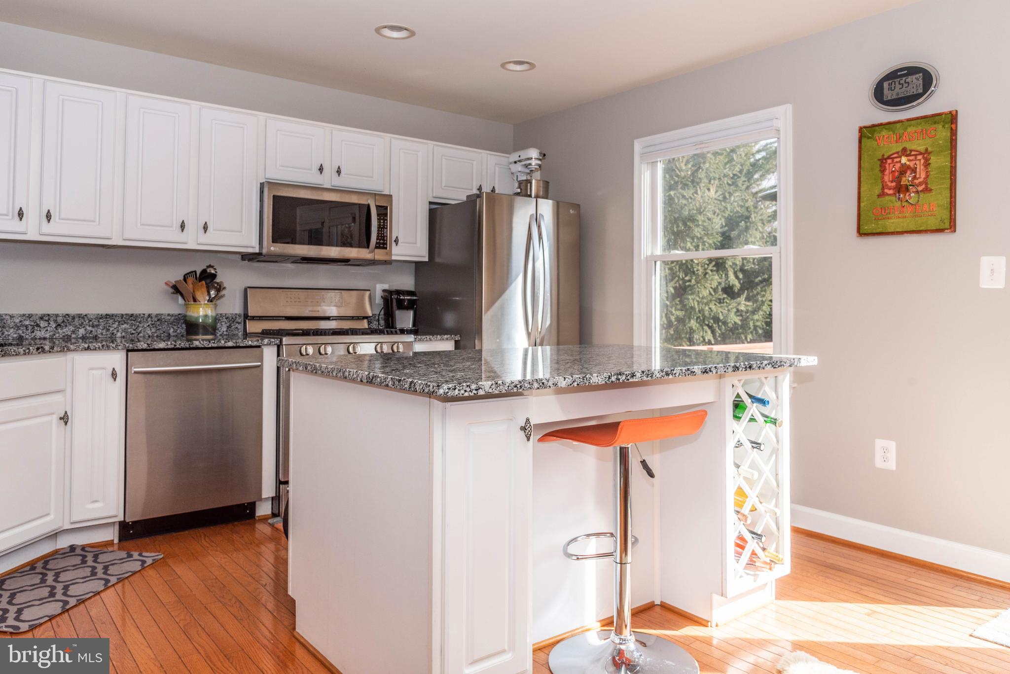 109 Maximillian Court Southwest Leesburg, VA 20175 - Photo 6 of 27 Updated kitchen with great island