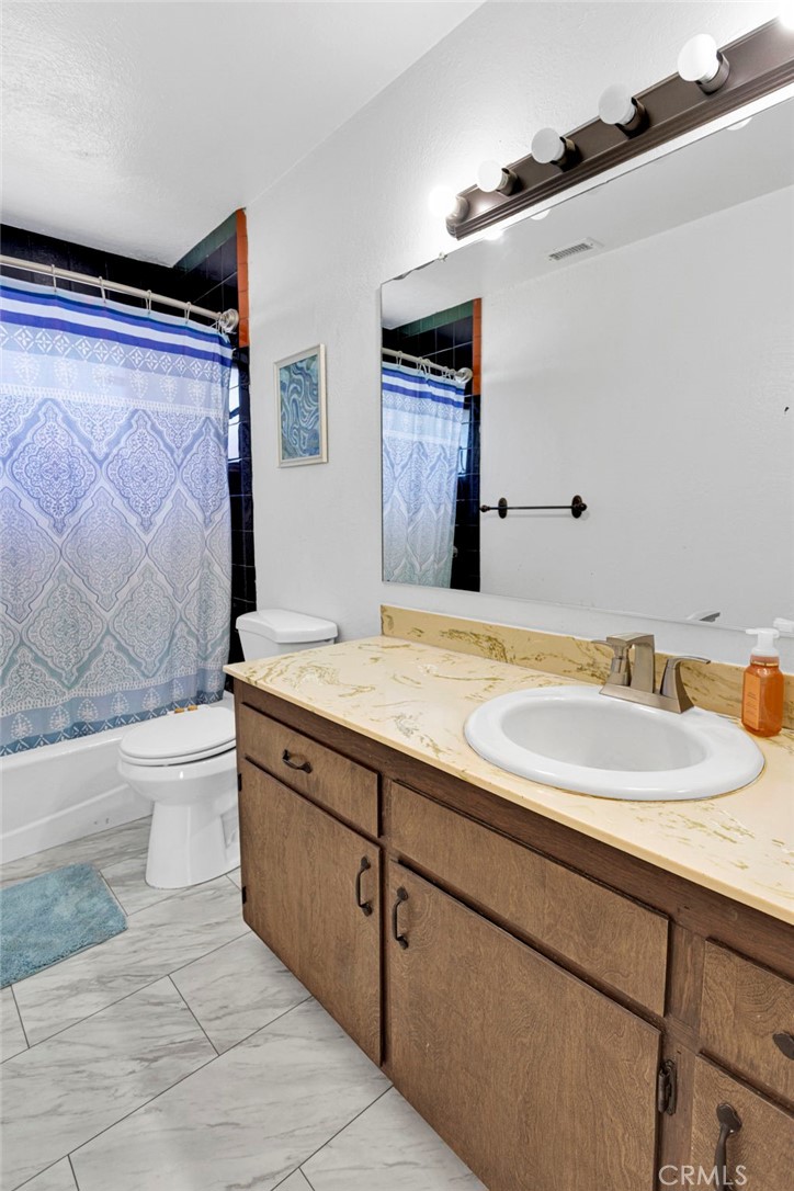 14575 Tonikan Road Apple Valley, CA 92307 - Photo 13 of 38 Gallery Image 13