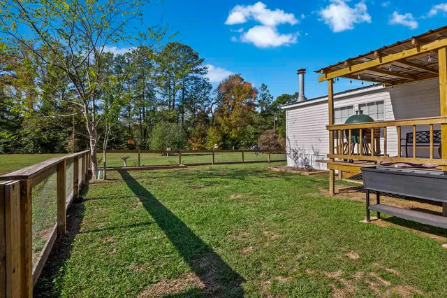 a view of a tennis court
