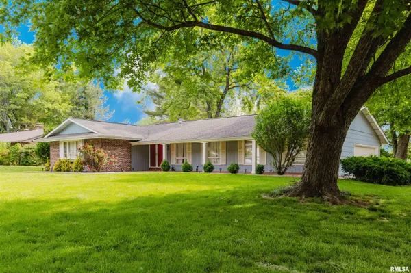 $259,900 | 18 Buena Vista Drive, Murphysboro, IL 62966