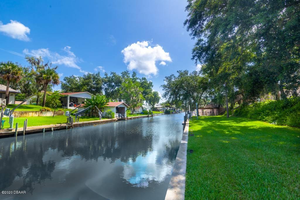 137 Hibiscus Road Edgewater, FL 32141 - Photo 36 of 38 Seawall