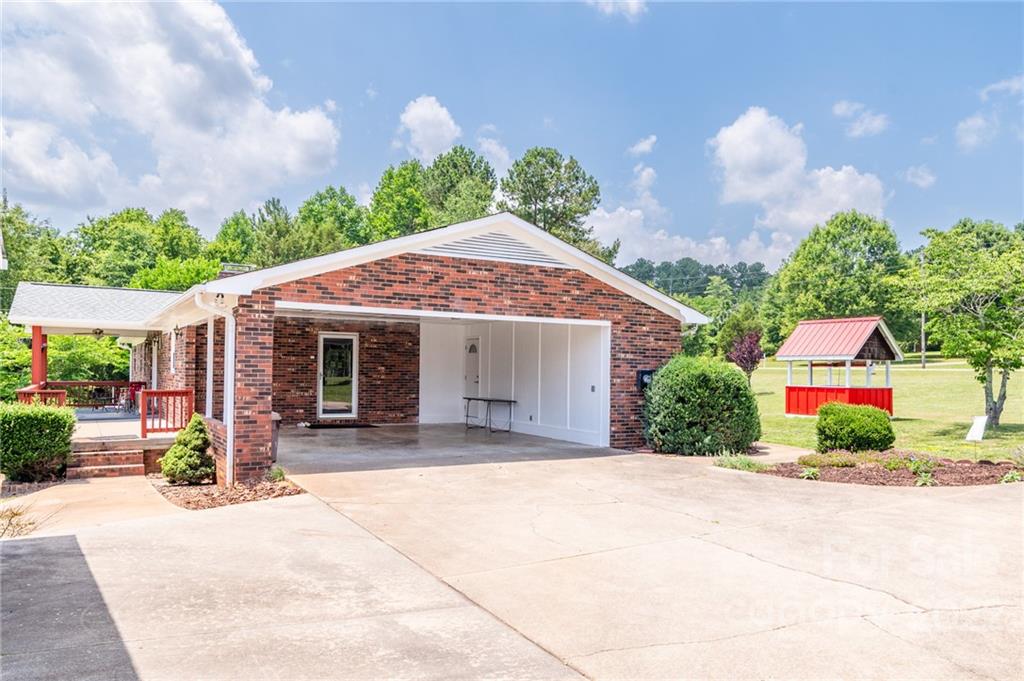 317 Gilbert Road Statesville, NC 28677 - Photo 11 of 48 Gallery Image 11