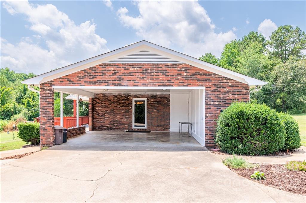 317 Gilbert Road Statesville, NC 28677 - Photo 12 of 48 Gallery Image 12