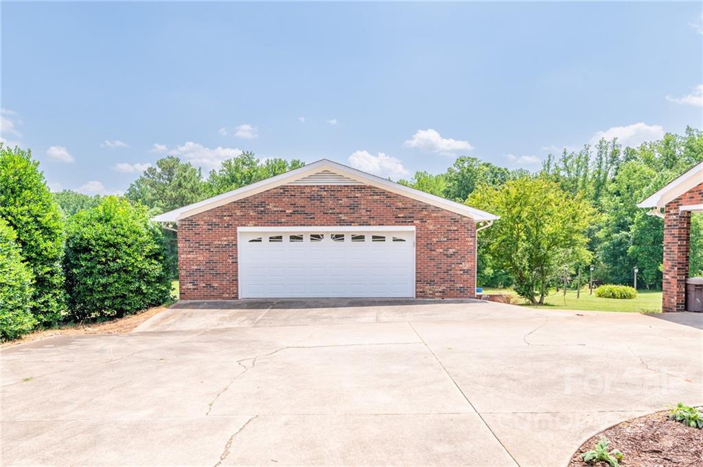 317 Gilbert Road Statesville, NC 28677 - Photo 2 of 48 Gallery Image 2