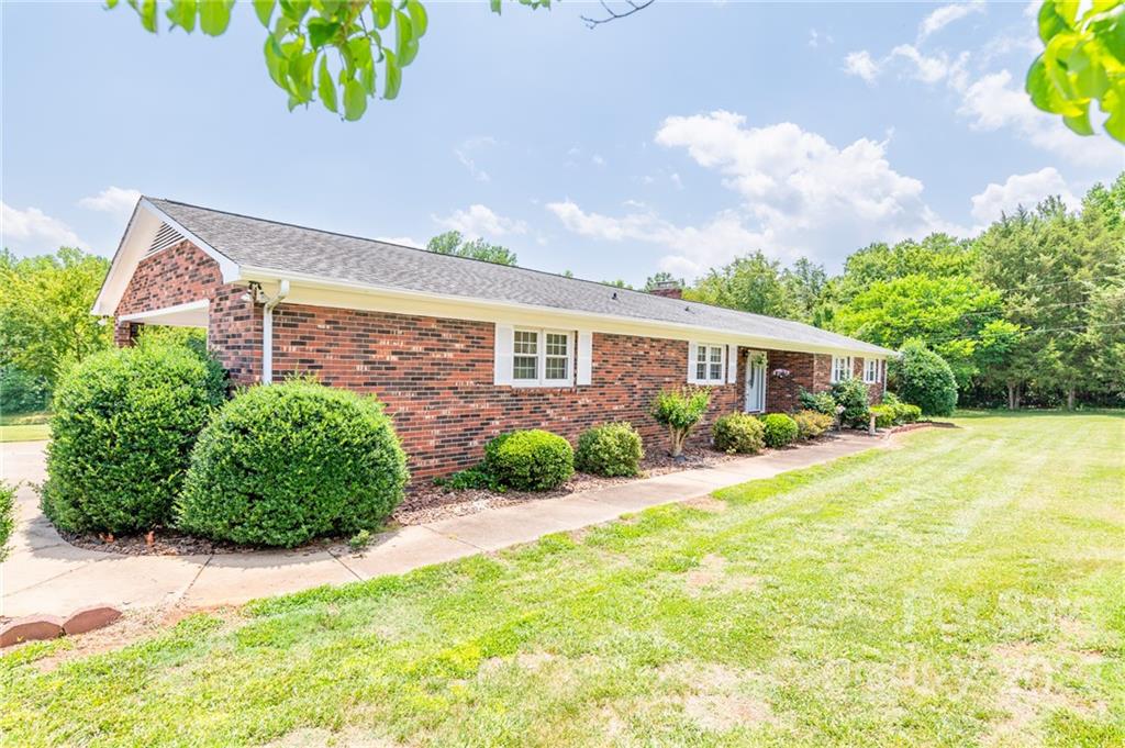 317 Gilbert Road Statesville, NC 28677 - Photo 10 of 48 Gallery Image 10