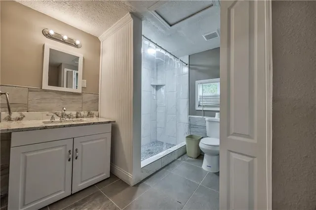 $180,000 | 2112 East 36th Street, Kansas City, MO 64109