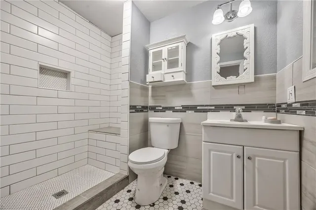 $180,000 | 2112 East 36th Street, Kansas City, MO 64109