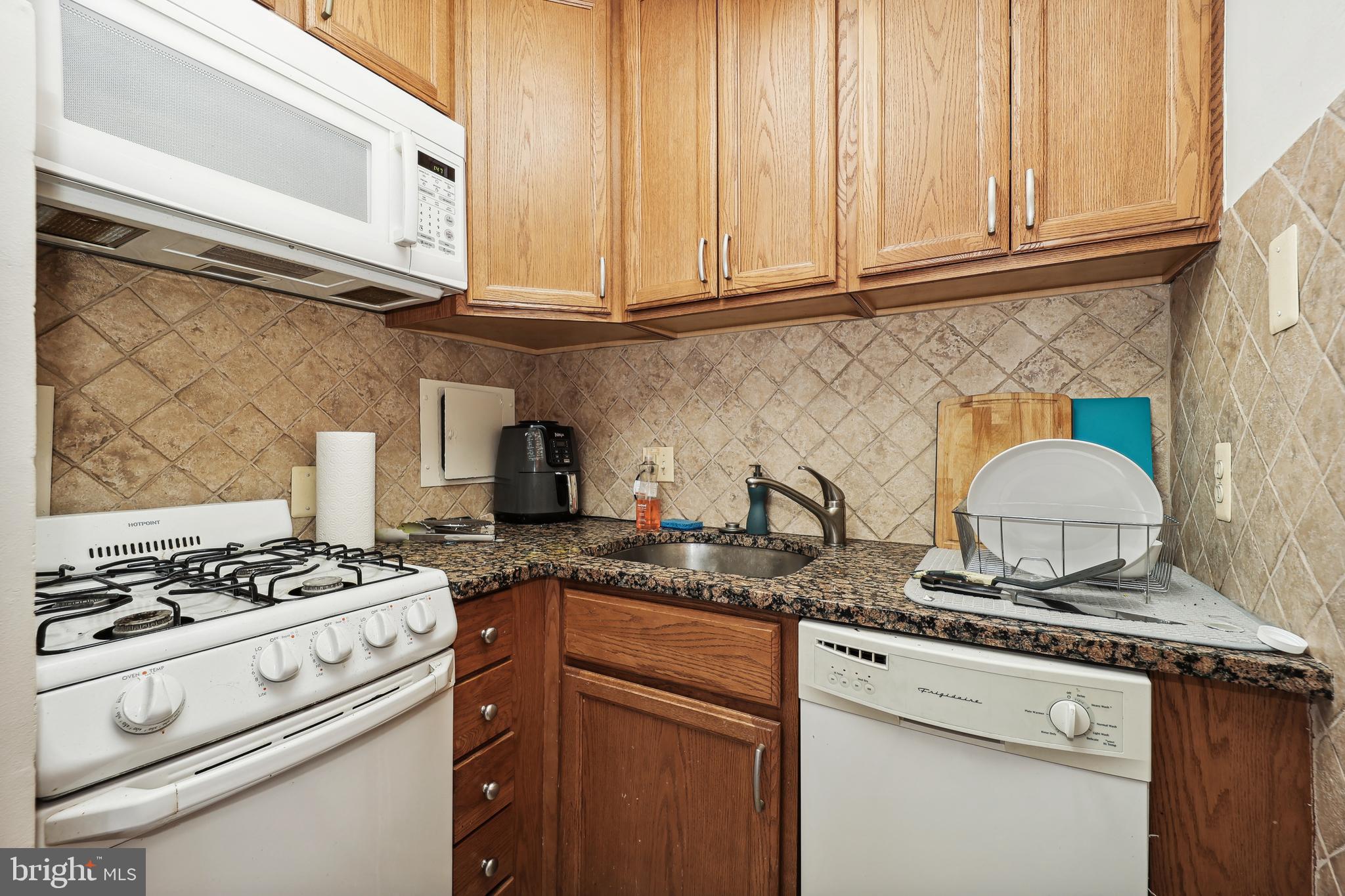 950 25th Street Northwest, Unit 421N Washington, DC 20037 - Photo 14 of 37