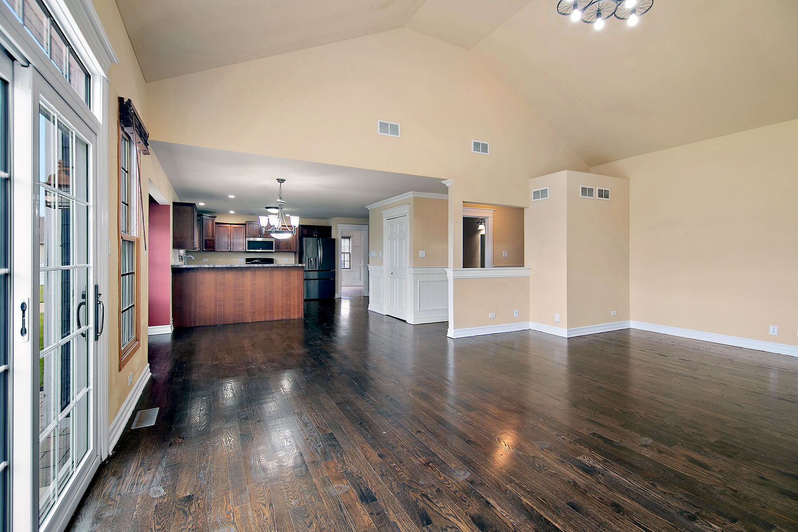 1123 Meadow Path Manteno, IL 60950 - Photo 7 of 32