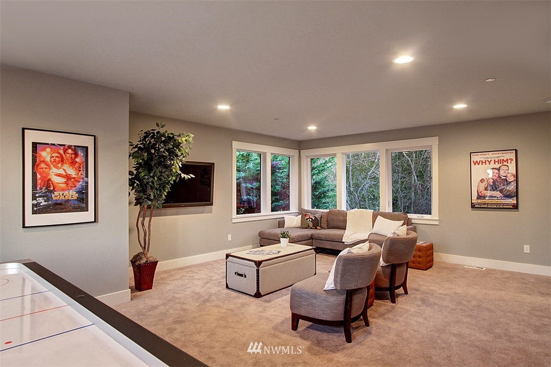 305 Caspers Street Edmonds, WA 98020 - Photo 9 of 16 Gallery Image 9