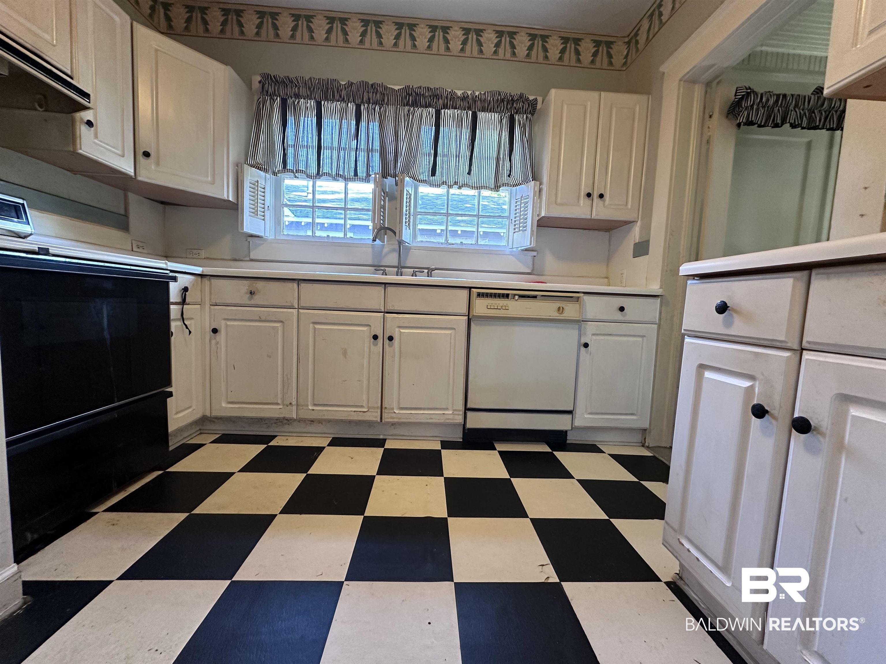 110 Florence Place Mobile, AL 36607 - Photo 6 of 11