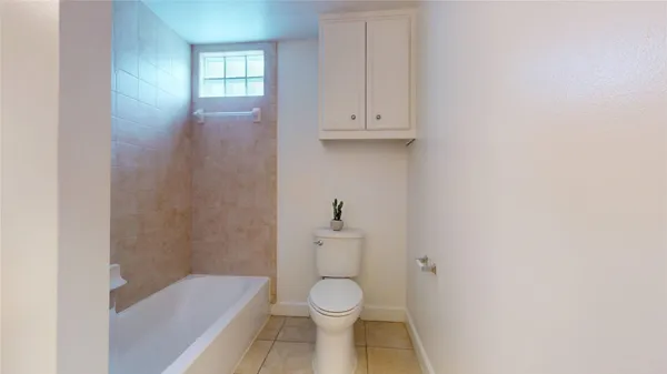 $1,850 | 8715 Meadowcroft Drive, Unit 902, Houston, TX 77063