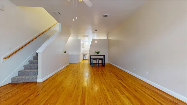 $1,850 | 8715 Meadowcroft Drive, Unit 902, Houston, TX 77063