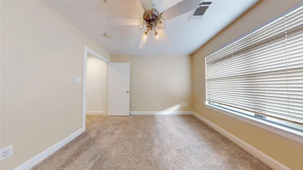 $1,850 | 8715 Meadowcroft Drive, Unit 902, Houston, TX 77063