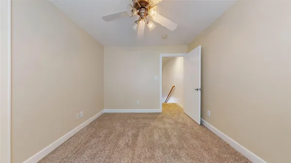 $1,850 | 8715 Meadowcroft Drive, Unit 902, Houston, TX 77063