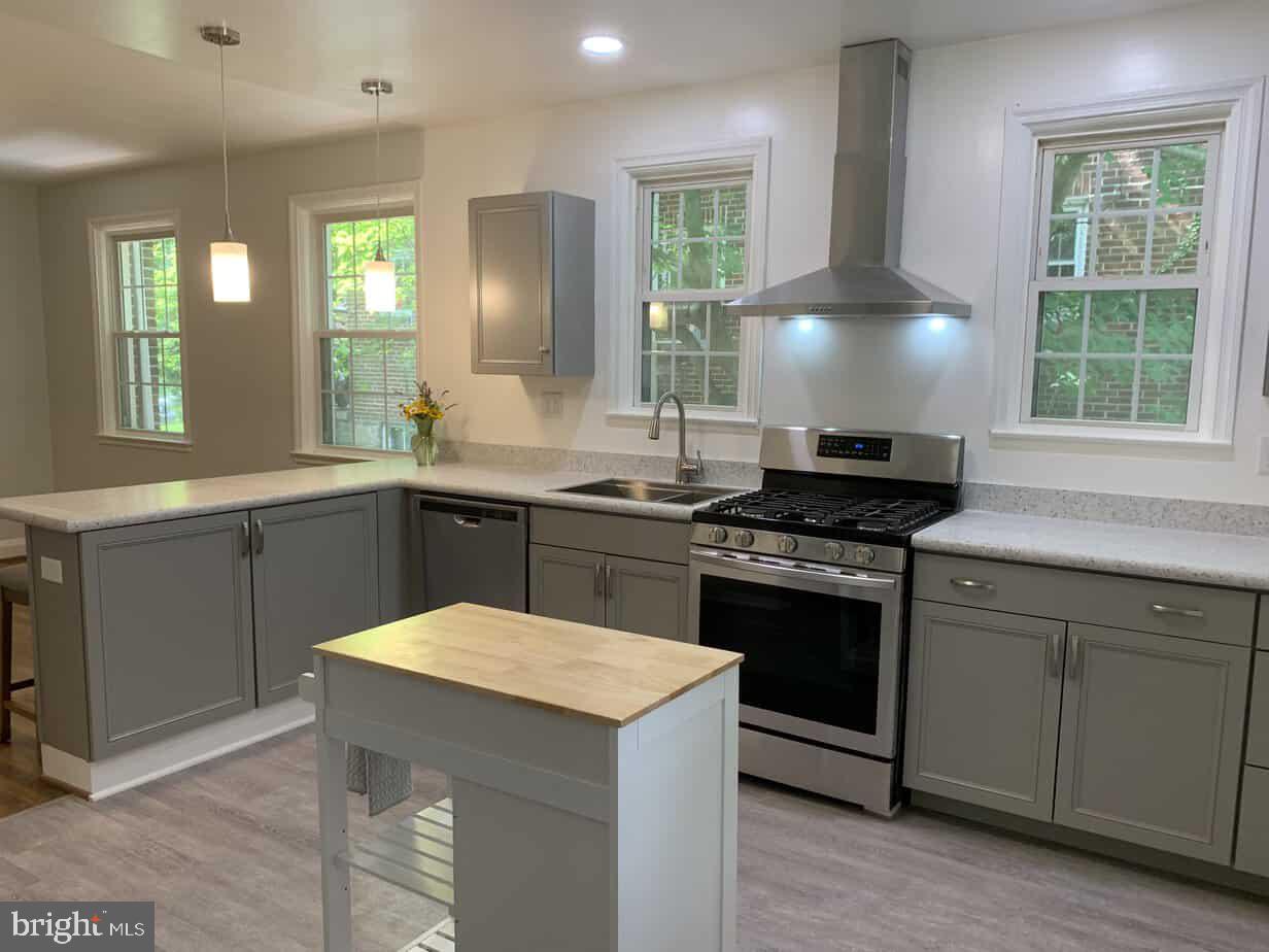 4620 Harcourt Road Baltimore, MD 21214 - Photo 6 of 14 Kitchen