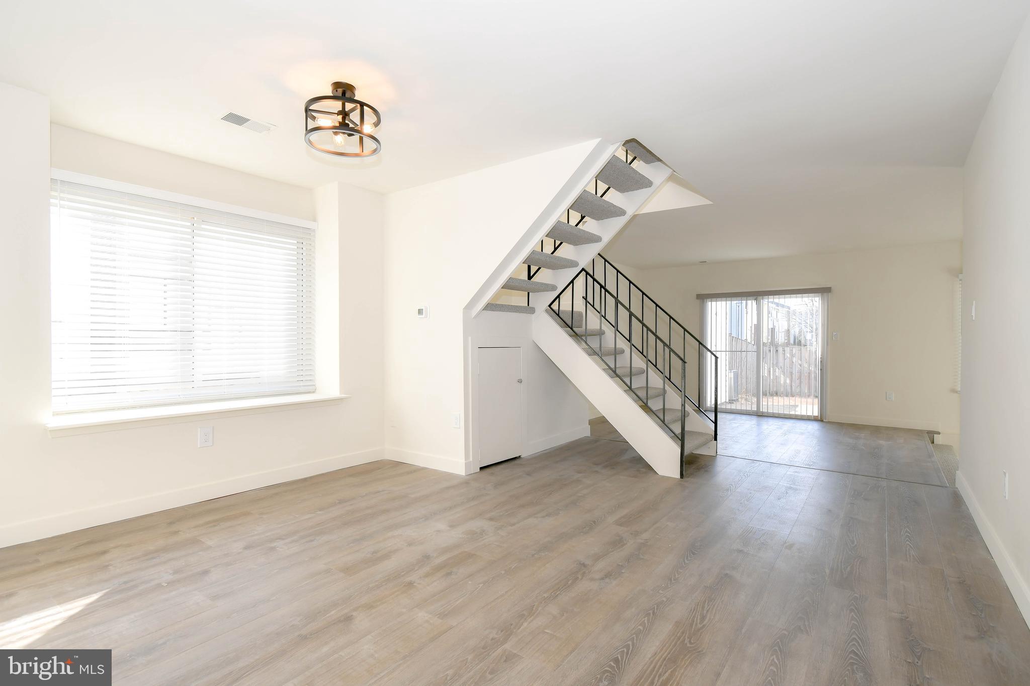 7516 Purdue Court Manassas, VA 20109 - Photo 4 of 36