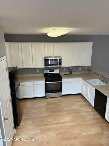 $3,600 | 48 Oxford Court, Manalapan, NJ 07726