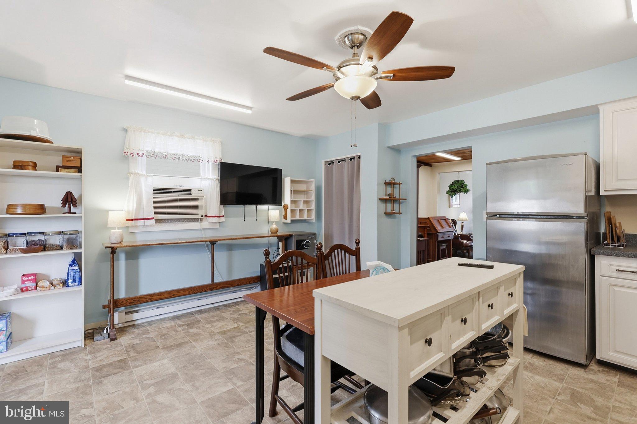1816 Glenarm Road Edgewater, MD 21037 - Photo 14 of 55 Kitchen